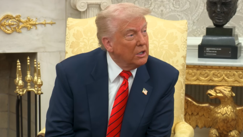 Трамп призвал Украину к немедленным переговорам с Москвой