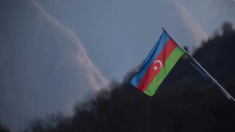 Мосты сожжены: Азербайджан закрывает двери после трагедии в Екатеринбурге Павлодаре