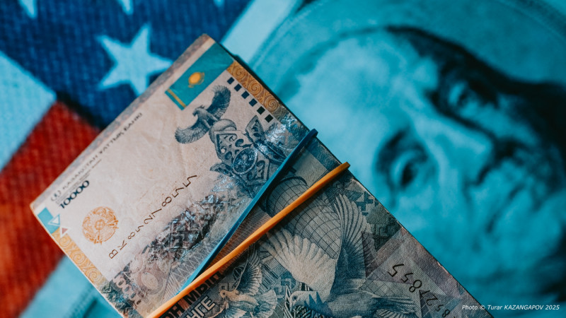 Тенге на распродаже: что скрывает Нацбанк?