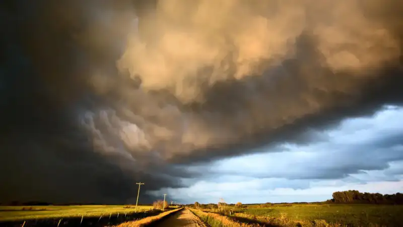 Казахстан: когда небо плачет, а земля пылает — прогноз на 23 июня Павлодаре