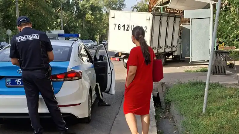 Общественность в шоке: очередной инцидент с 'Газелью' в Алматы вызывает волну обсуждений Павлодаре