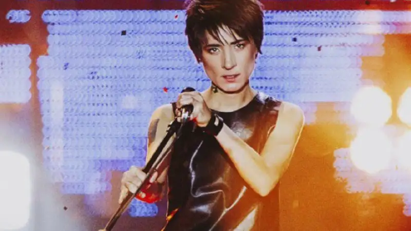 Земфира: Музыка, которая не зазвучит в Алматы — ноты ожидания остались в тени Павлодаре