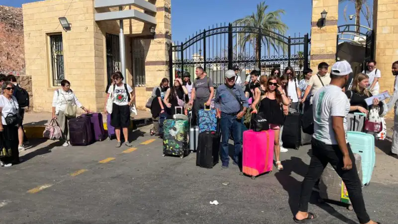 Эвакуация казахстанцев: успешные операции по выводу граждан из Израиля и Ирана на фоне кризиса в Персидском заливе Павлодаре