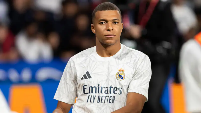 Где увидеть футбольные звезды: чемпионат мира 2025? Павлодаре