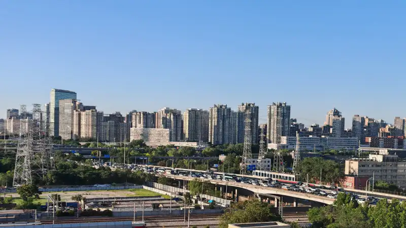 Как китайская колбаса и зарплаты влияют на казахстанцев: взгляд изнутри на жизнь в Поднебесной Павлодаре