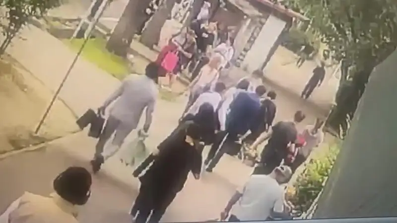 Алматинский карманник попался на горячем: видео стало ключом к его задержанию и раскрытию серии краж Павлодаре