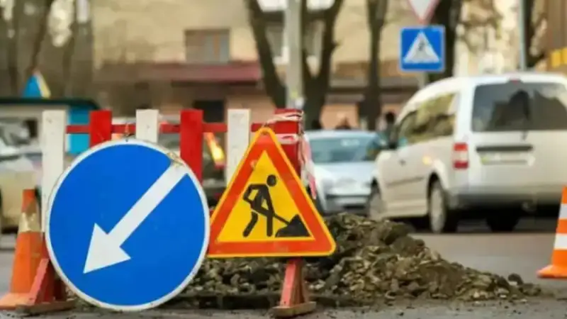 Горожане выражают недовольство: ремонт на улицах Достык и Кунаева создает пробки в Астане Павлодаре
