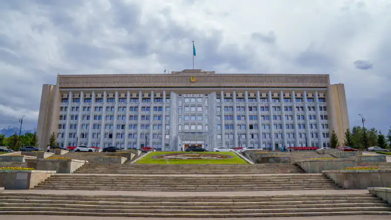 От пробок до небес: как новый аким Алматы Дархан Сатыбалды обходит городские заторы на служебном колесе удачи Павлодаре