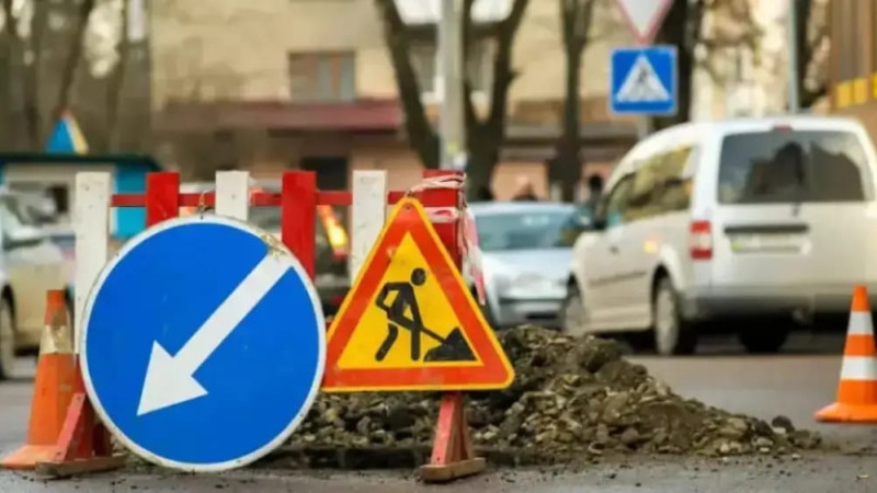 Частичное перекрытие проспекта Жумабаева в Астане: продолжаются работы по укладке асфальта