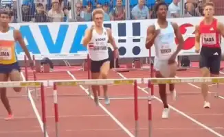Шорты не помешали: Крейг Робинсон пробежал 400 метров с барьерами, как будто на крыльях ветра