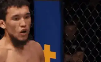 Алиби Идирис одержал победу над Фуратбеком Екубовым на The Ultimate Fighter, несмотря на скандал с нарушением в бою Казахстан - Узбекистан