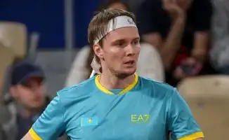 Теннисный вихрь: как Бублик разбудил страсть на кортах 'Ролан Гаррос'