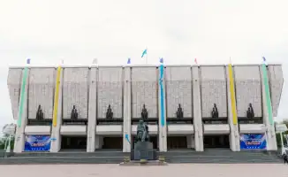 Театр Ауэзова: Возрождение под мраморным небом Алматы