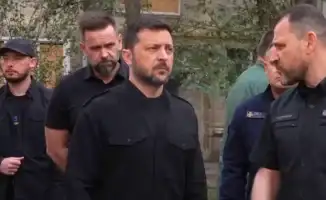 Киев скорбит: Зеленский почтил память жертв удара по жилому дому на улице Грушевского