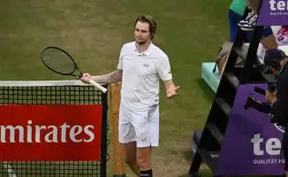 Александр Бублик из Казахстана достиг полуфинала турнира ATP 500 Halle Open в Германии, продемонстрировав впечатляющую игру на травяном покрытии