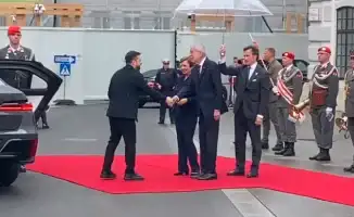 Когда дождь застал врасплох: Зеленский и его жена на дипломатическом подиуме