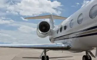 Общественность в шоке: трагедия с частным самолетом в Астане вызывает волну соболезнований