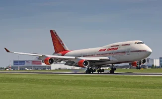 Паника в небе: рейс Air India изменил курс из-за угрозы взрыва, пассажиры в шоке