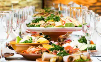 Скандал в вузах Алматы: студенты жалуются на принуждение к организации мероприятий, министр Нурбек прокомментировал ситуацию