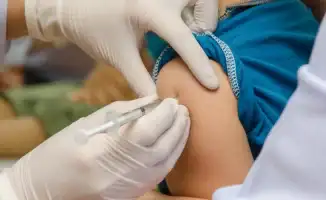 Общественность поддерживает инициативу вакцинации мальчиков от ВПЧ в Казахстане