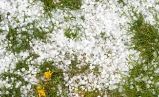 Казахстанцы в шоке: от жары до +44 до ливней с градом — природа не щадит!