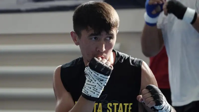 Казахстанский сокол в ринге: Махмуд Сабырхан расправился с противником, как ветер с осенними листьями Павлодаре