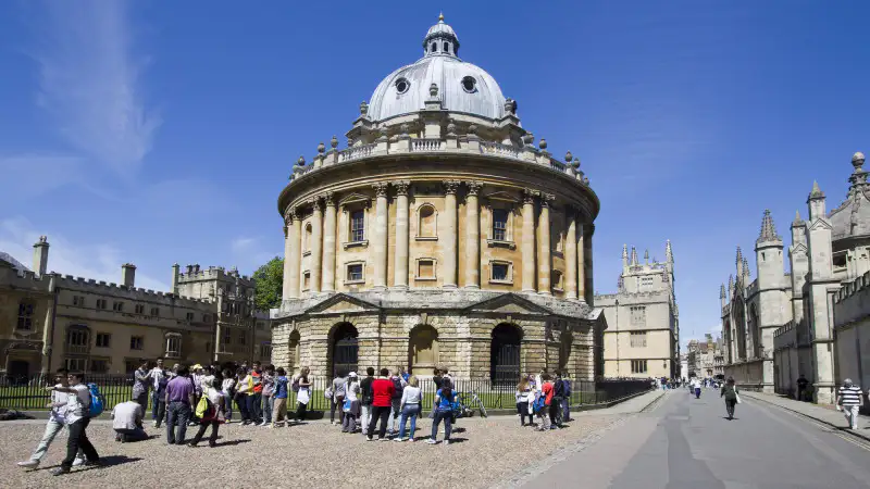 Туристический сбор в Оксфорде: мнения горожан разделились Павлодаре