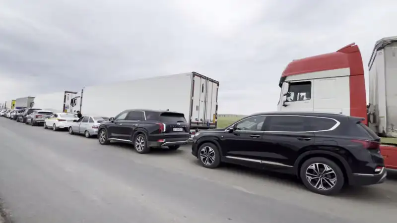 Пробки на границе с Казахстаном: водители требуют решения проблемы Павлодаре