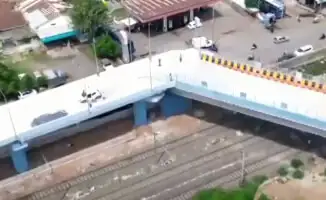 Мост под прямым углом: общественность в шоке от инженерного провала в Индии