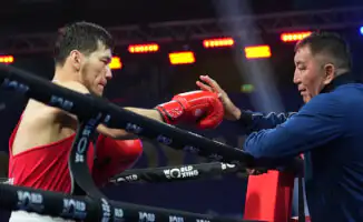 Невероятный успех Нурбека Оралбая: полуфинал Кубка мира без единого боя вызывает восторг у болельщиков