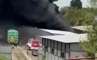 Алматы в огненном танце: пожарные сражаются с пламенем на повышенной ноте