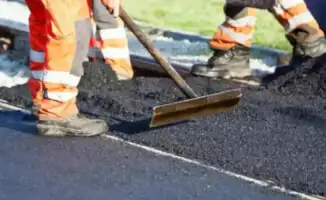 Водные лабиринты: проспект Абая на полтора месяца в плену строительных сетей