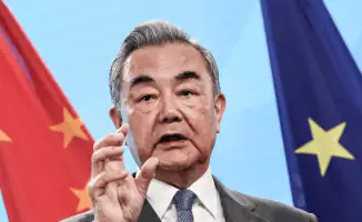 Общественность обеспокоена: Китай не может позволить России проиграть, но отрицает военную поддержку