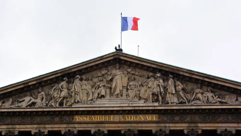 Франция готовится к голосованию о доверии правительству Павлодаре