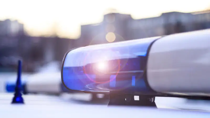 Полиция Уральска разыскивает мать мертвого младенца, найденного в мусорном баке, и расследует шокирующее происшествие Павлодаре