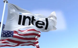 Правительство США инвестирует 10 миллиардов долларов в Intel, приобретая 10-процентную долю в компании