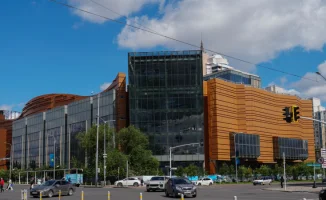 В Астане продан долгострой: здание ТРЦ в центре правобережья сменило владельца