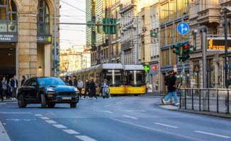 Переименование улицы Мавров в Берлине: шаг к преодолению расизма и признанию исторического наследия