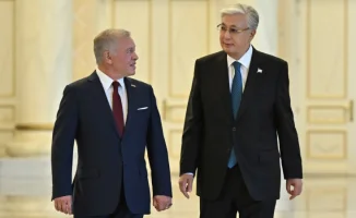 На этой неделе Казахстан с официальным визитом посетил король Иордании Абдалла II. В ходе визита король Иордании назвал президента Казахстана Касым-Жомарта Токаева "дорогим братом", что подчеркивает укрепление двусторонних отношений между странами. Этот в
