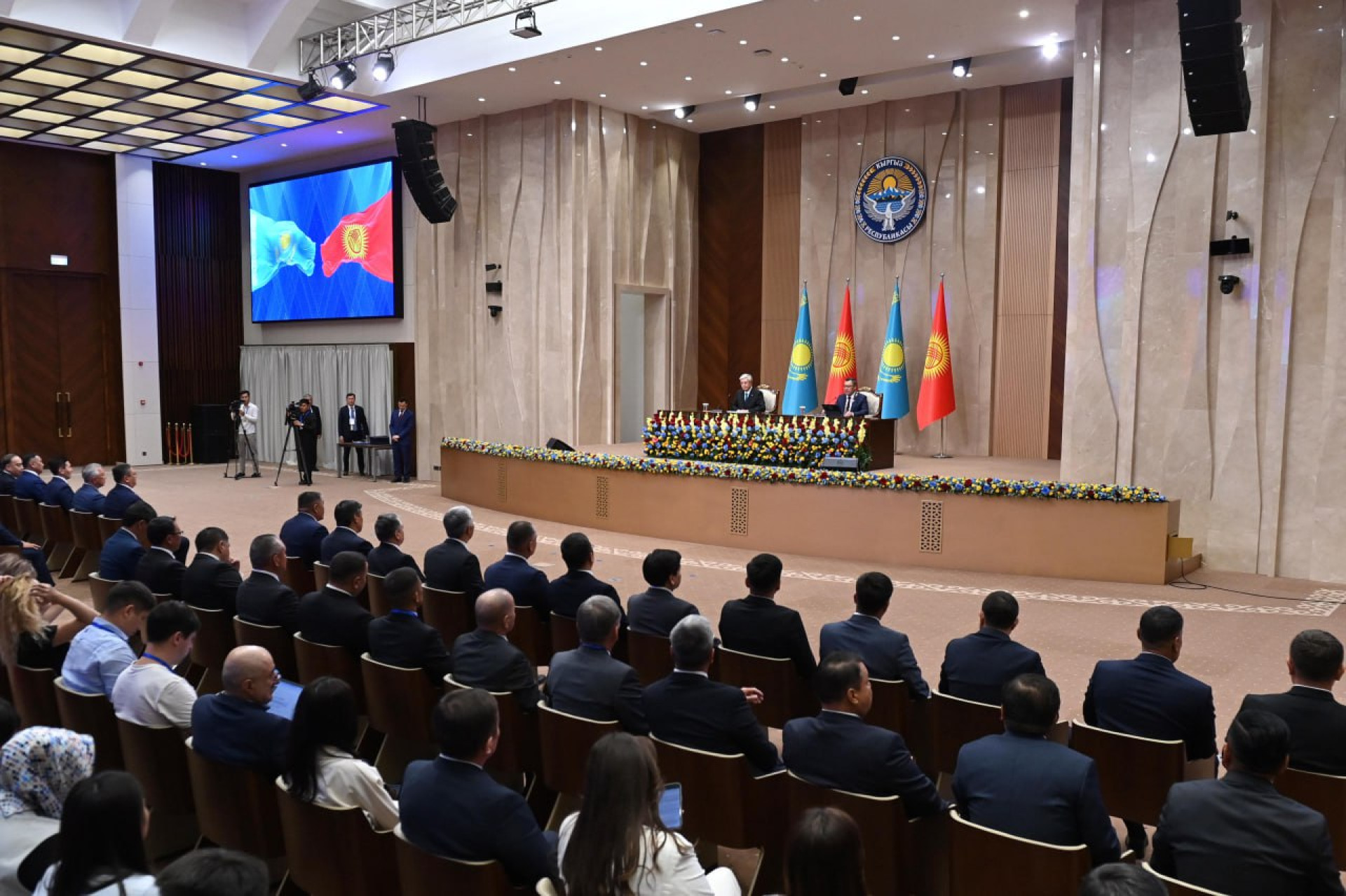 Токаев и Жапаров сделали заявление для СМИ