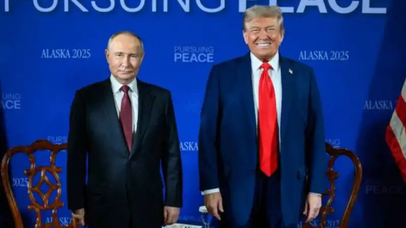 Трамп под огнем критики за дружеский прием Путина на Аляске Павлодаре