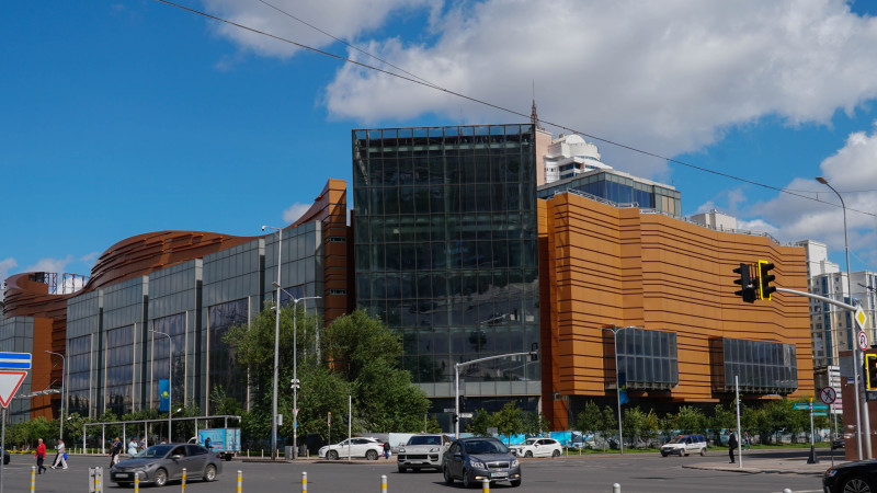 В Астане продан долгострой: здание ТРЦ в центре правобережья сменило владельца Павлодаре