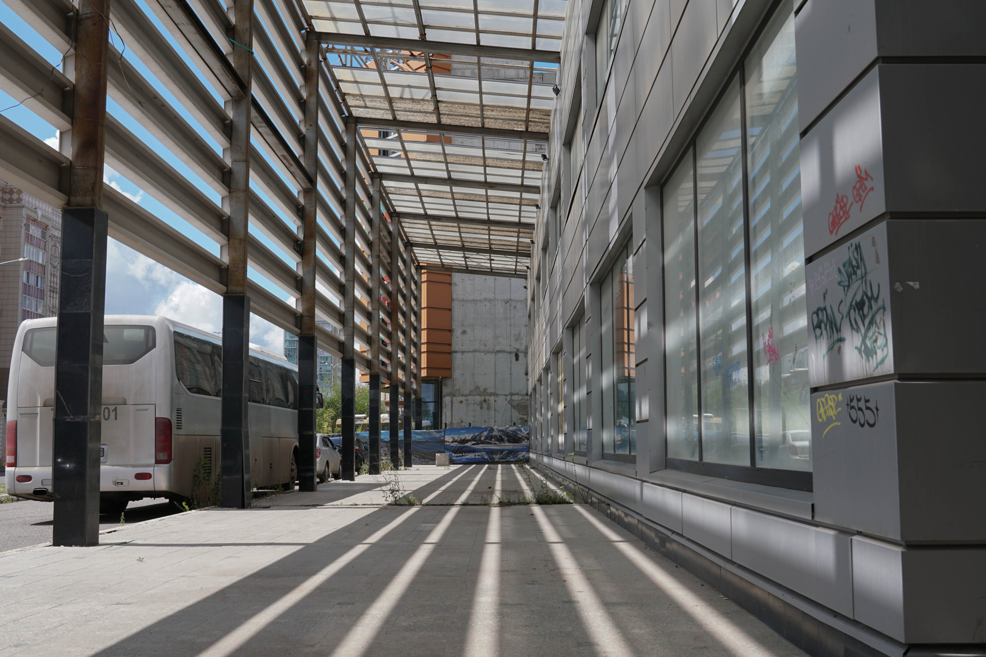 Недостроенный ТРЦ в Астане