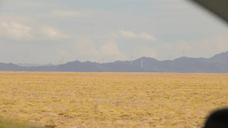Ветрогенераторы на территории Китая. Снимок с территории Казахстана