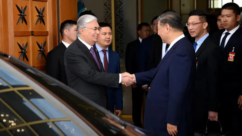 Си Цзиньпин проявляет особое внимание к Касым-Жомарту Токаеву: важные детали встречи Павлодаре