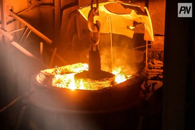 На Аксусском заводе ферросплавов трое рабочих получили ожоги Павлодаре