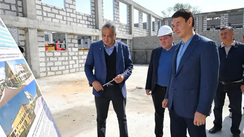 Аким Алматы Дархан Сатыбалды ультиматум подрядчику реконструкции школы №58 Павлодаре