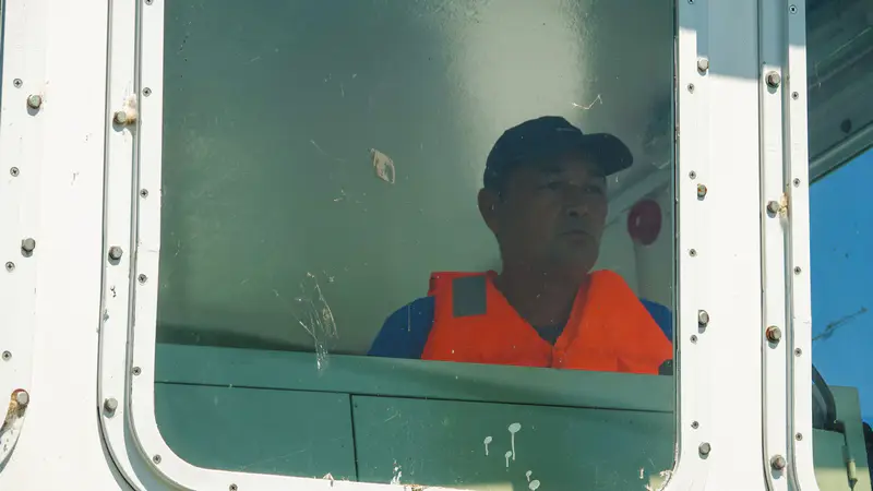 Ниязбек, капитан земснаряда, работающего на Астанинском водохранилище 