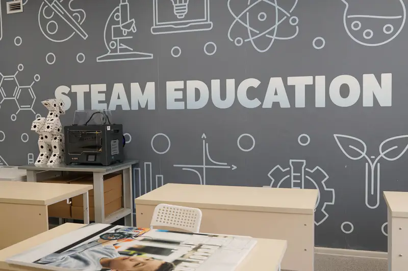 STEM-кабинет в школе-гимназии №96 в Астане, построенной на изъятые у коррупционеров деньги