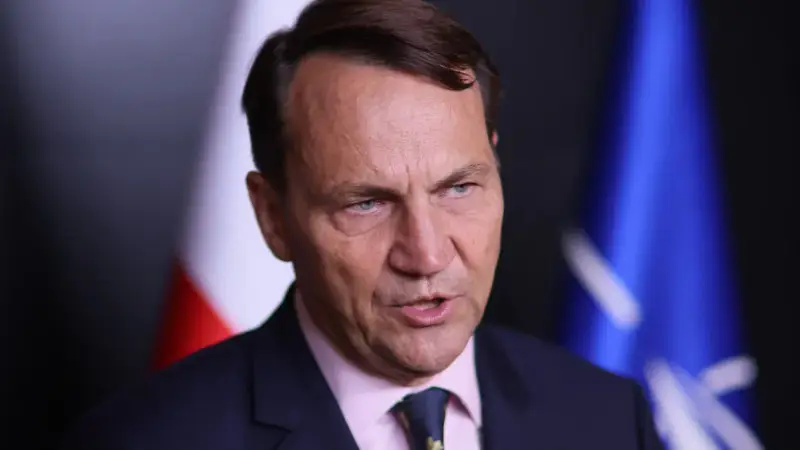 Глава МИД Польши объяснил, почему Трамп встал на сторону Киева Павлодаре